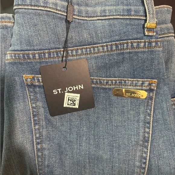 NWT St. John Laguna High Rise Flared Jeans size  12 - Picture 2 of 3